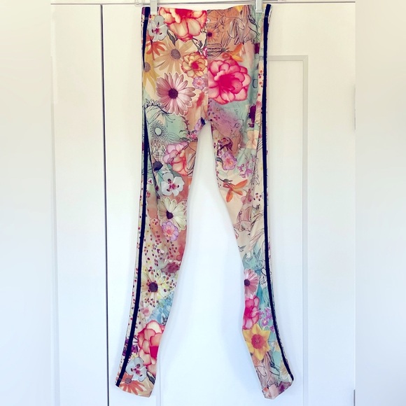 RARE Adidas Originals x Farm Rio Confete 3 Stripe Floral Leggings S/M US 6/UK 8 - Picture 4 of 6